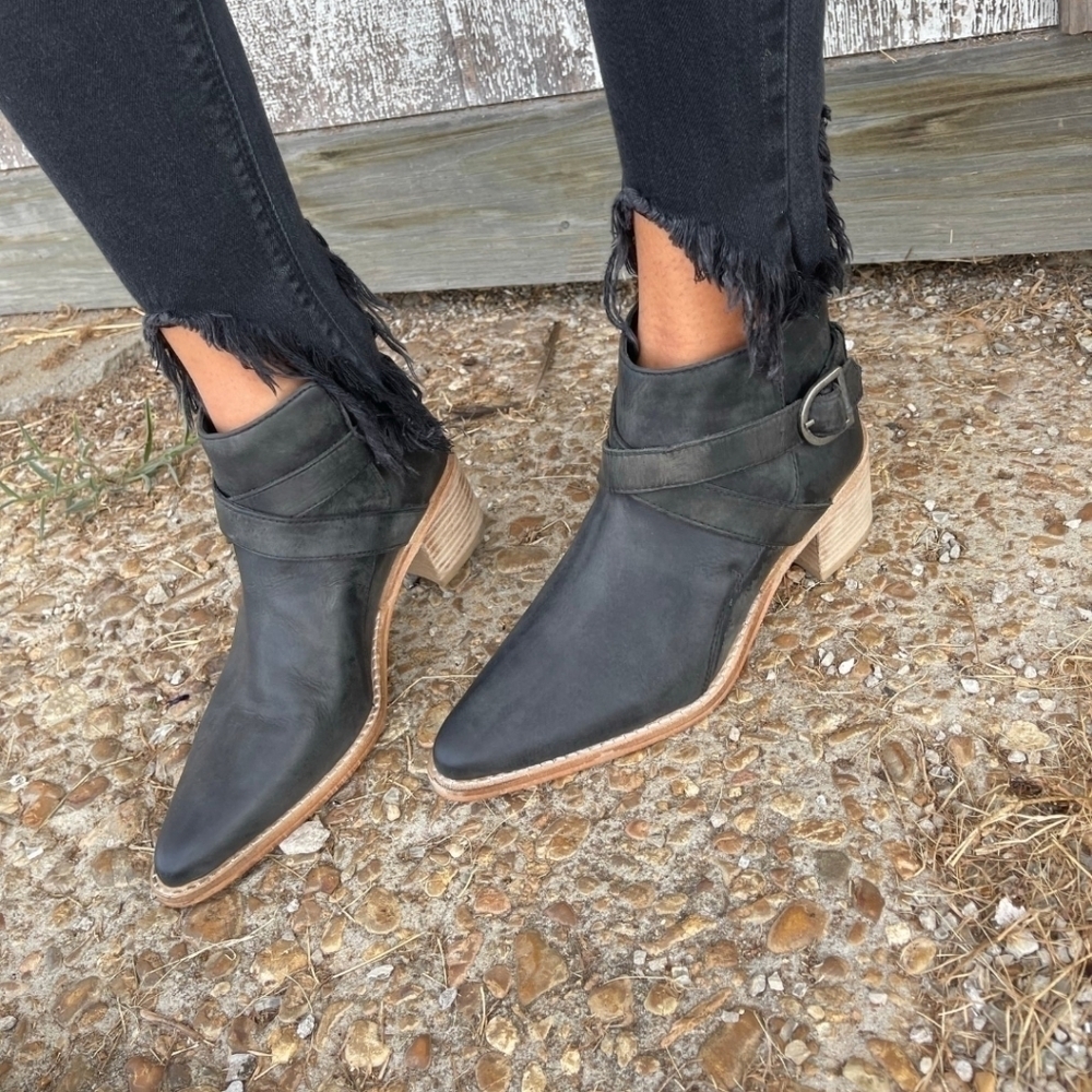 NEW Free people Back Loop Ankle Boots stacked heel western cowgirl Black 6.5